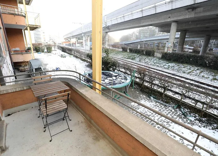 Airy Near Uetliberg Nature Zúrich